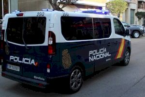 Un ladrón desalmado y sin escrúpulos en Gandia: aprovecha un accidente de tráfico para robar y agrede e insulta a testigos y policías