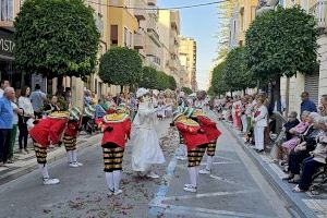 Villajoyosa celebra la festividad del Corpus Christi con la tradicional procesión por las calles del centro urbano