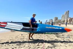 Las aguas de la playa de Carrer la Mar de El Campello acogieron el domingo la XI Sup Race de paddel surf