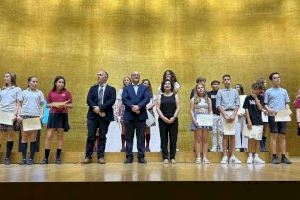 Educación premia la excelencia académica de 435 alumnos de la provincia de Alicante durante el curso 2022-23