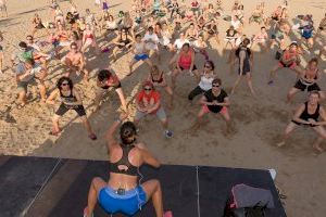 Les piscines d'estiu i l'esport a la platja de València es posen en marxa amb l'arribada de juny