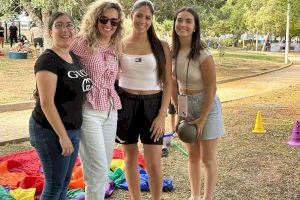 Las futuras profes de infantil transforman el parque Ribelles en una granja escuela