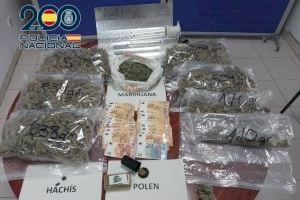 Desmantelado un punto negro de venta de droga en el barrio valenciano de Russafa: Incautados 3.200 gramos de marihuana y 132 de hachís