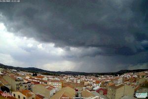 Alerta naranja por tormentas y granizo en el interior de Valencia y norte de Alicante y precipitaciones de hasta 20 l/m2 en Castellón