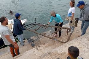 Media tonelada de 'basura' en el fondo del puerto de Castellón: Esto es lo que han encontrado los buzos de la campaña 'basuraleza'