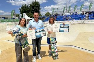 Julia Benedetti y Egoitz Bijueska ganan las Iberdrola Skate Series de La Nucía