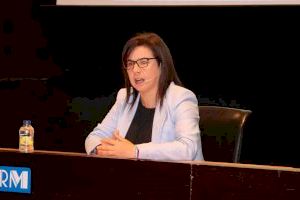 La diputada Ana Vázquez llena el Salón de Actos de Benidorm para hablar sobre ‘Seguridad y libertad en el siglo XXI’