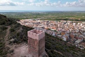 Almenara abre las visitas a su emblemática torre: Así luce tras su viral restauración