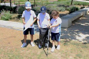 Los ‘Eco-Rangers’ de BSV recogen más de 40 kilos de basura en los parques y playas de Valencia