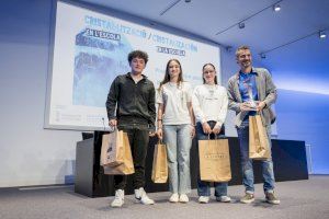 Alumnado del IES Clara Campoamor gana dos premios en el concurso 'Cristal·lització a l'escola'