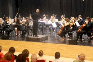 Alumnos de los conservatorios de Benidorm y Lliria muestran su talento en un concierto de intercambio celebrado en el Centro Cultural