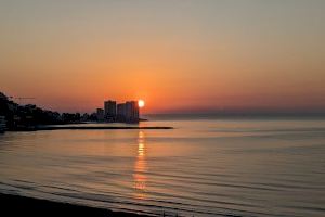 La Comunitat Valenciana rep el cap de setmana amb màximes disparades: s'aconseguiran els 34 °C en algunes zones