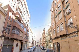 Sorprenden a dos jóvenes escondidos en un cuarto tras asaltar una vivienda en Valencia