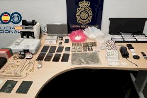 La Policía Nacional detiene a un hombre con drogas, armas y objetos sustraídos en Valencia