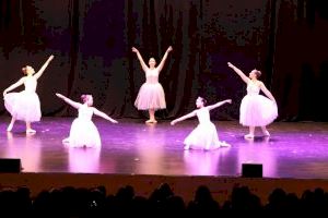 El Conservatorio Elemental de Danza clausura el curso 2023/24 con una gran exhibición en el Centro Cultural de Benidorm