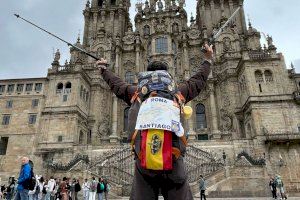 3.000 quilòmetres d'esperança des de Roma fins a Compostela: el valencià José Arredondo arriba a Santiago en una gesta solidària