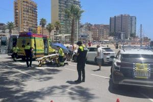 Una ciclista ferida en un accident de trànsit en plena platja de la Concha d'Orpesa