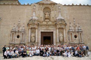 Vila-real peregrina a la tumba de Jaime I en el año del 750º Aniversario de la Fundación de la ciudad y la parroquia Arciprestal