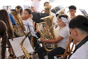 Domingo plagado de actividad para los integrantes jóvenes de L’Avanç, que participaron en un intercambio de bandas de música juveniles