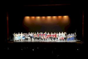 Las escuelas de Ball Modern y Danzas Árabes actuaron en l’Auditori