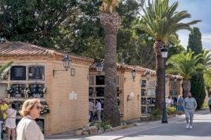 El cementerio Sant Jaume amplía su horario durante el verano