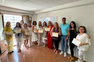 Vila-real lliura els diplomes als participants en el cursos de valencià