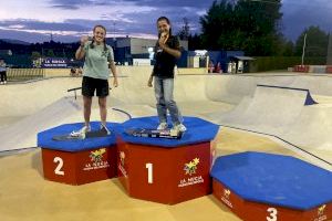 Laia de la Romana y Alex González, campeones de España de Scooter en La Nucía