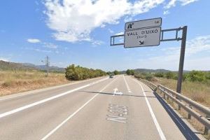 Dos jóvenes heridos en el choque entre dos vehículos en la Vall d'Uixó