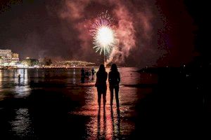 Arriba la màgica Nit de Sant Joan a la província de Castelló: foc, música i tradicions