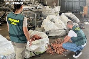 Robo histórico de cobre en Peñíscola  y Vinaròs: Operarios de una compañía telefónica se llevan nueve toneladas