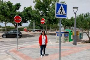 La Concejalía de Servicios instala nuevas farolas y sustituye las existentes en el perímetro del Mercado Municipal de Villena