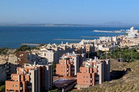 Més Santa Pola pide al Ayuntamiento una regulación urgente de los apartamentos turísticos
