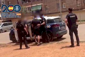 La Policia Local de Sagunt rescata a una dona en Baladre i deté a la seua exparella per haver-la retingut i agredit durant diversos dies