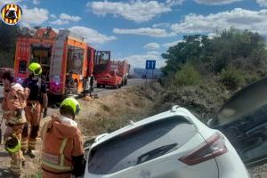 Una conductora fallece al arder su coche en un accidente en Llanera de Ranes (Valencia)