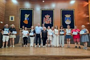 Oropesa del Mar clausura el año académico con la entrega de diplomas al alumnado de los cursos de idiomas