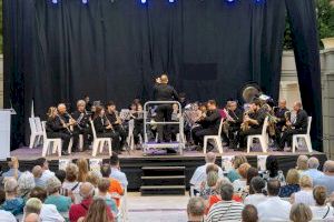 La SM l’Illa de Benidorm comparte escenario en Benidorm con la AM del Barrio del Cristo de l’Horta Sud