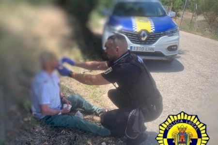 La Policía de Cocentaina salva la vida de una persona mayor que se hallaba desorientada y herida en un camino rural
