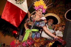 GALERIA | Revive el Desfile Folclórico de las Hogueras 2024, una explosión de color y cultura