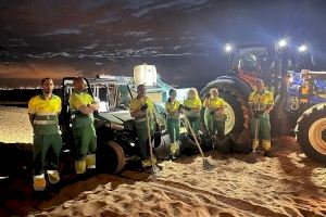 Más de 6 toneladas de residuos en las playas: la otra cara de la Noche de San Juan en Elche