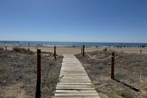 Las limitaciones de Costas retrasan el inicio de la temporada de verano en una playa valenciana