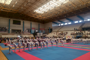 El Pabellón Pla de l’Arc de Llíria reúne a cerca de 400 karatecas en el Trofeo Provincial de Promoción