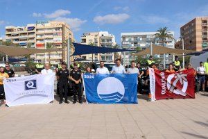 Sagunto presenta el dispositivo de playas para el verano de 2024 e iza las banderas