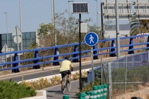 Xirivella instala un contador de peatones en la pasarela sobre el cauce del río