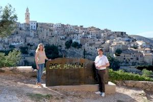 Bocairent instala un panel turístico en el punto de visión panorámica del núcleo histórico