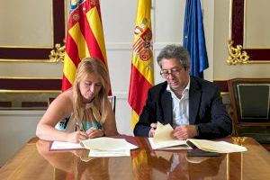 El vicepresidente primero firma con la FVMP el convenio “para que la cultura esté presente y al alcance de todos los municipios”