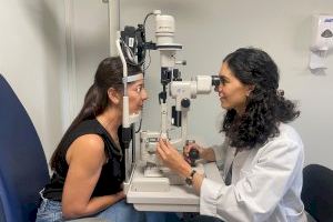 Aumentan las infecciones oculares por el mal uso de las lentillas en verano