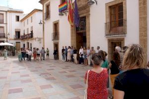 Lectura del manifiesto por el 28J Día del Orgullo LGTB+ en Xàbia