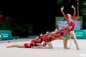 La Selección Absoluta de Gimnasia Rítmica se Prepara para los Juegos Olímpicos de París en un colegio de Castellón