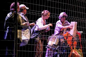 “Maremar”, la adaptación libre de Medusa Teatre de “Migraaantes”, impacta en el auditorio de la Casa de Cultura de El Campello