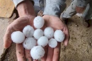 Rayos y granizo: julio se estrena con aviso naranja por una potente línea de tormentas que barrerá gran parte de la Comunitat Valenciana